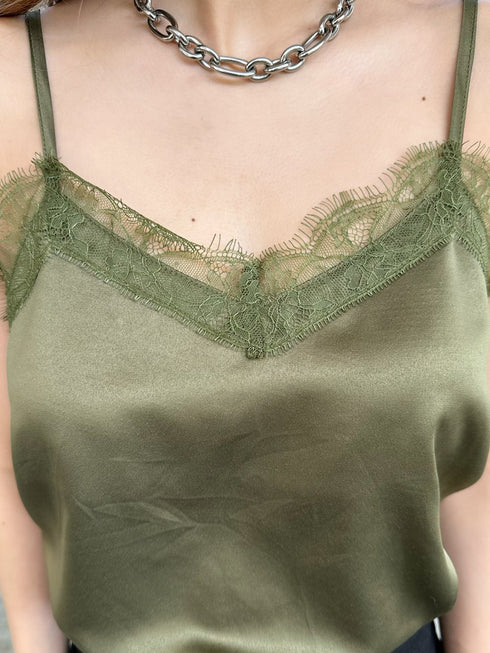レースサテンキャミトップス