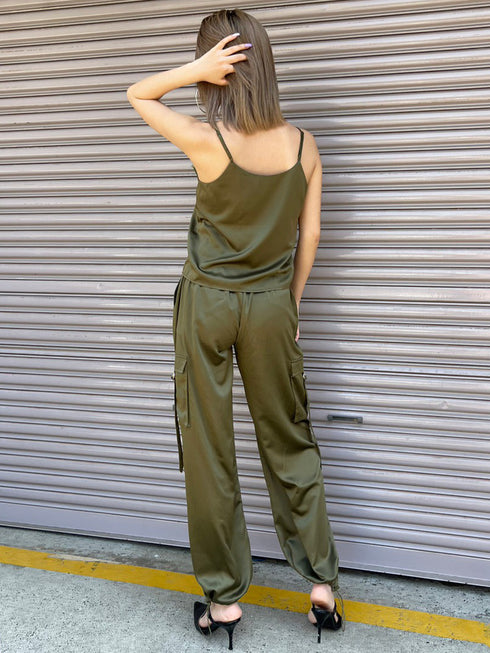 レースサテンキャミトップス