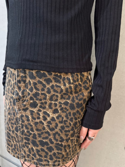 ロゴプリントニットソートップス