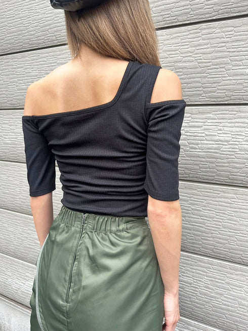 アシメデザインカットリブTOP