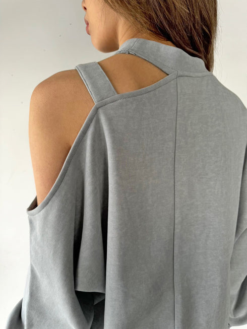 カットアウトスウェットトップス