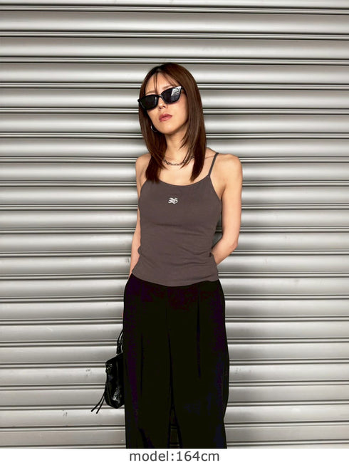 ロゴ刺繍キャミトップ