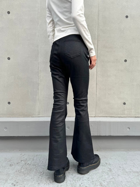 レザーコーティングフレアパンツ