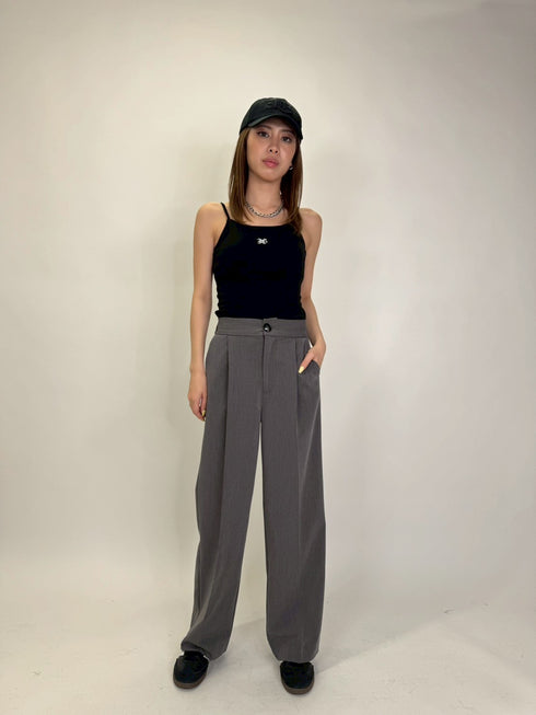 ロゴ刺繍キャミトップ