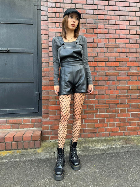 ソフトフェイクレザーサロペット