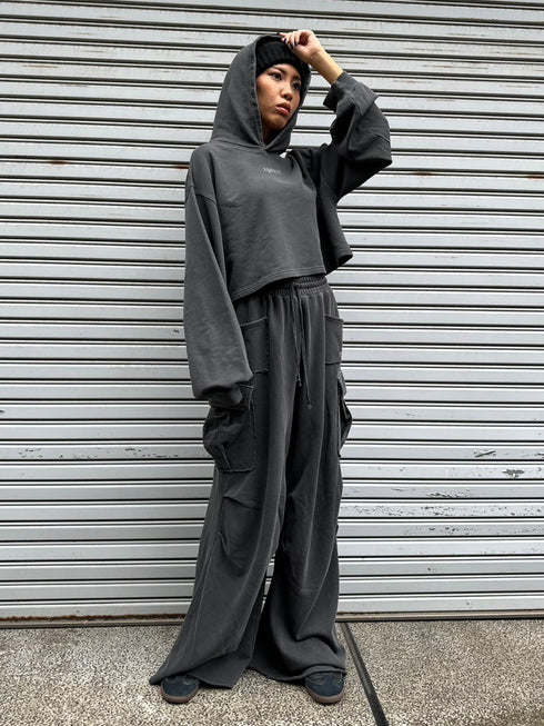 ロゴ刺繍短丈フーディ