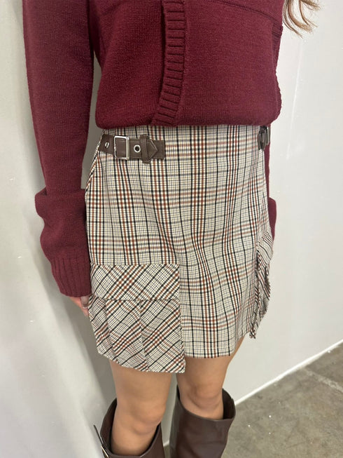 サイドベルトチェック柄スカート