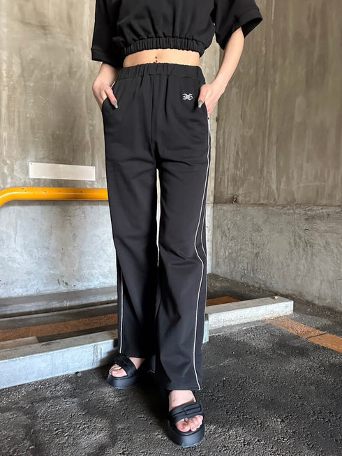 パイピングラインロゴ刺繍ワイドパンツ
