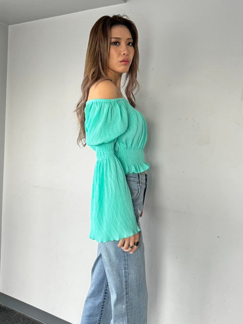 オフショルシャーリングトップス