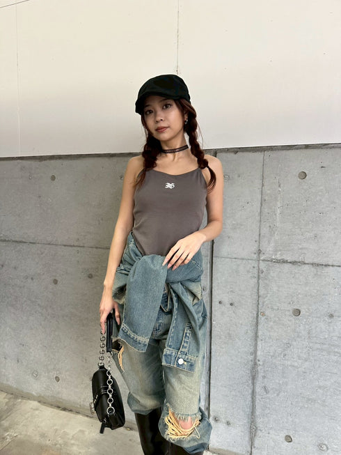 ロゴ刺繍キャミトップ