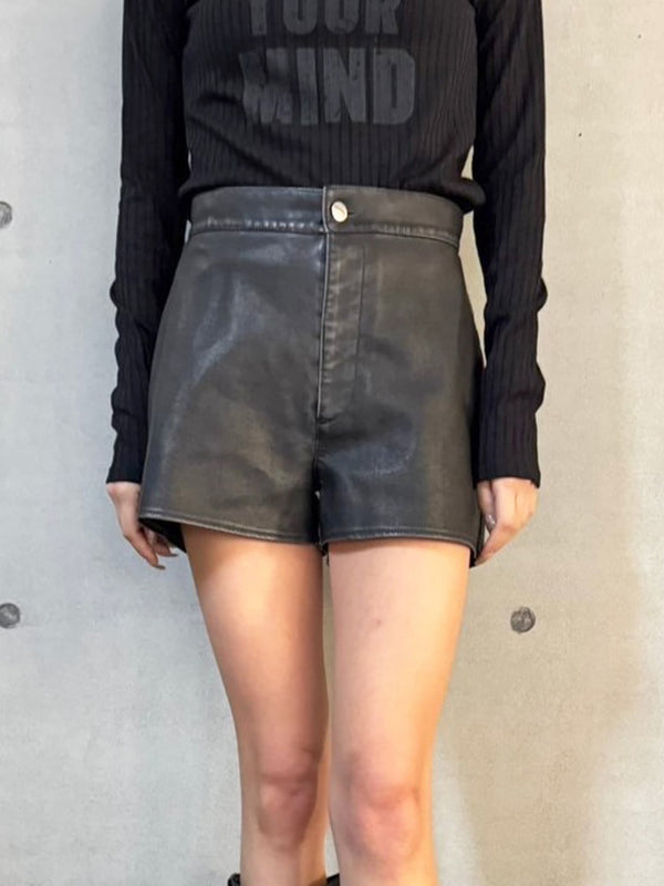 ヴィンテージ風フェイクレザーショートパンツ