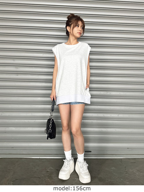 オーバータンクトップ