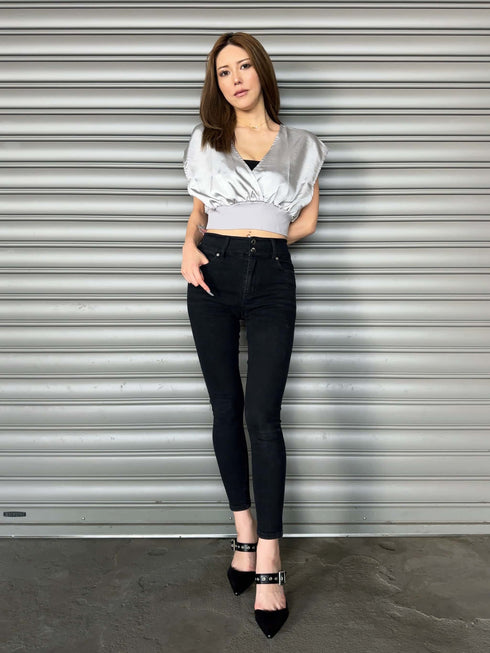 サテンカシュクールトップス