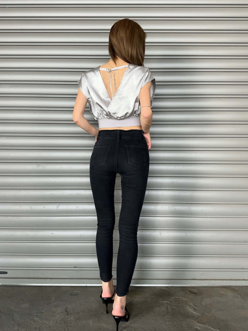 サテンカシュクールトップス