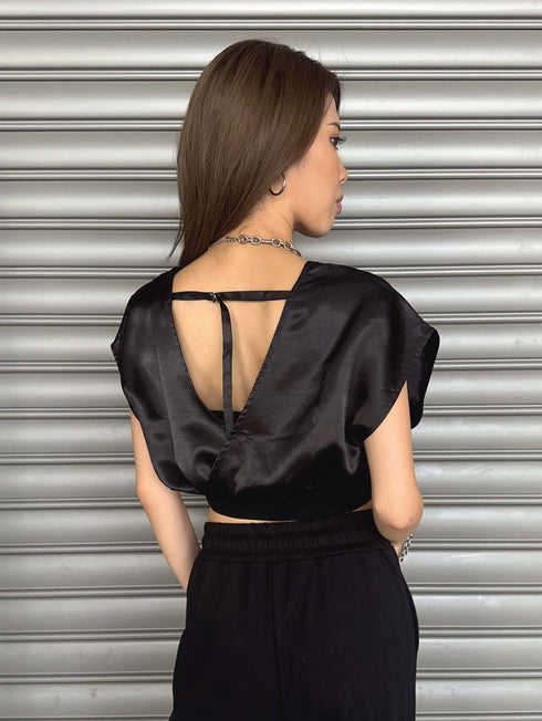 サテンカシュクールトップス