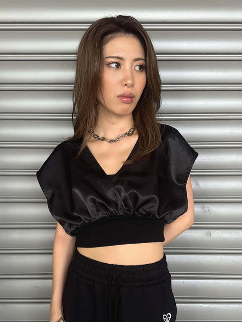 サテンカシュクールトップス