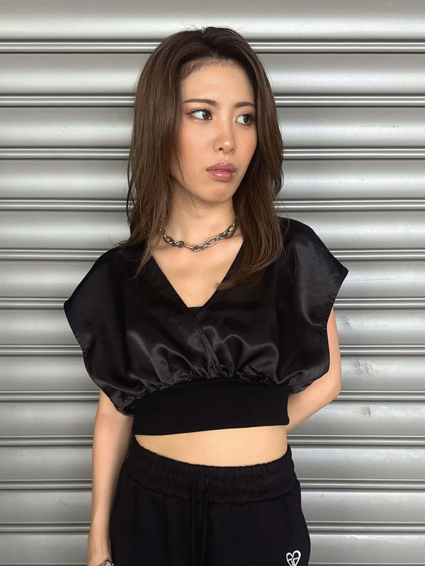 サテンカシュクールトップス