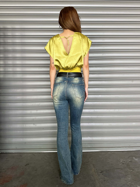 サテンカシュクールトップス