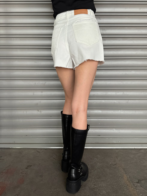 ヘムカットオフショートパンツ
