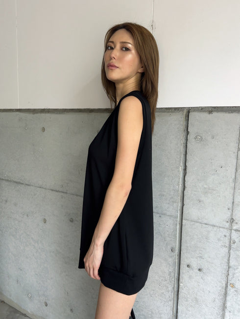 オーバータンクトップ