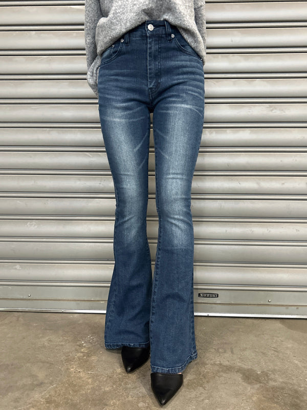 裾レースアップフレアパンツ