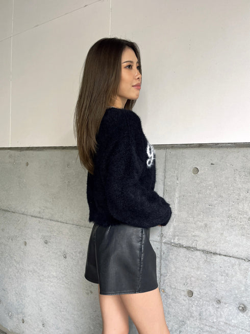 ロゴシャギーニットトップス