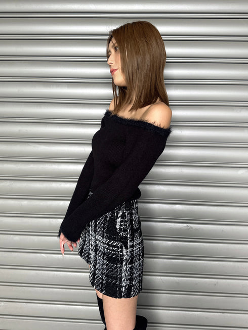 端シャギータイトオフショルニットトップス