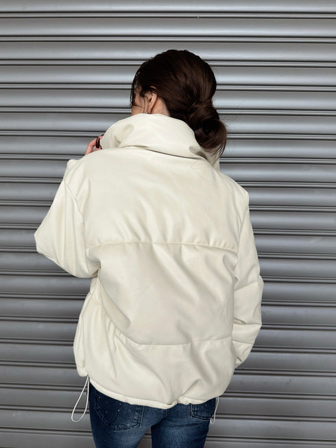 スタンドカラーフェイクレザー中綿ジャケット