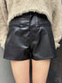 デザインポケットフェイクレザーショートパンツ