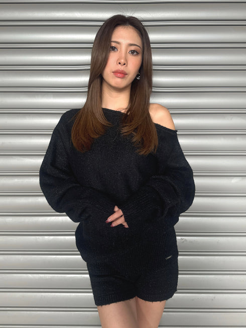 プレート付ワンショルラメニットトップス