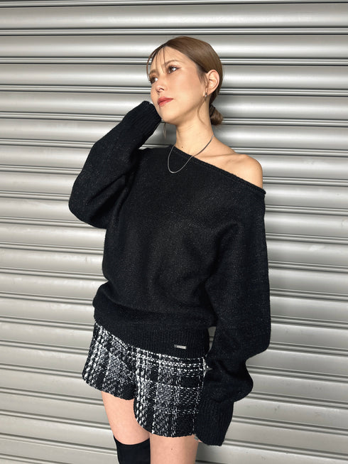 プレート付ワンショルラメニットトップス