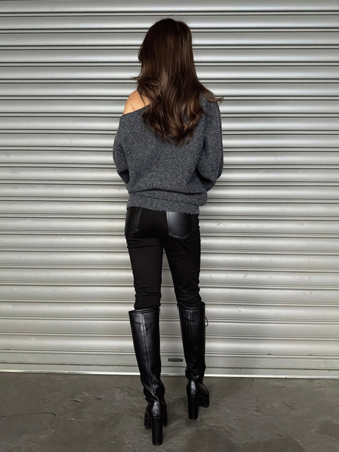 プレート付ワンショルラメニットトップス