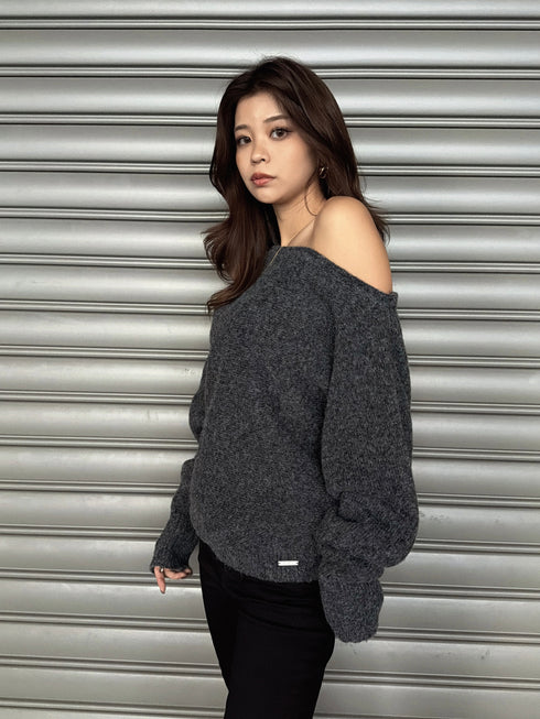 プレート付ワンショルラメニットトップス