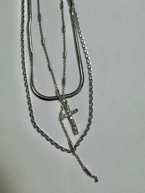 3連ストーンクロスネックレス