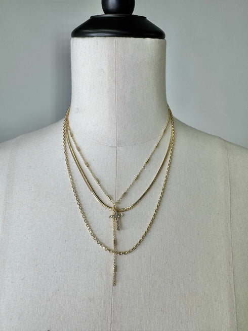 3連ストーンクロスネックレス