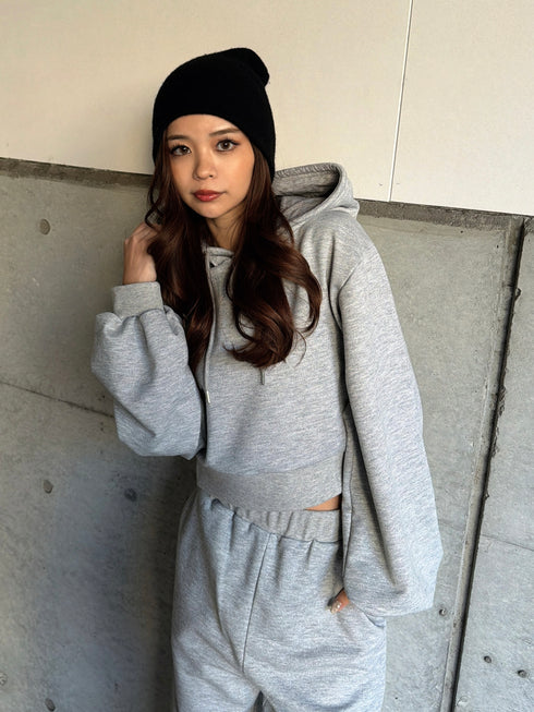 フードロゴラメ裏毛トップス