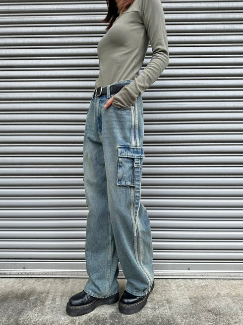 カーゴポケットワイドデニムパンツ