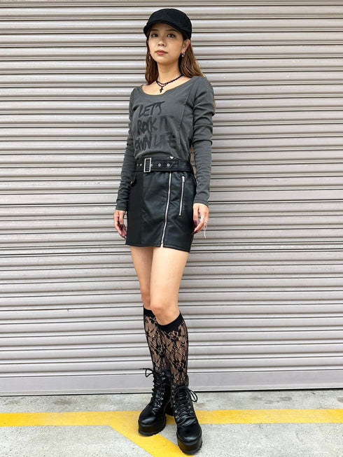 ベルト付フェイクレザータイトミニスカート