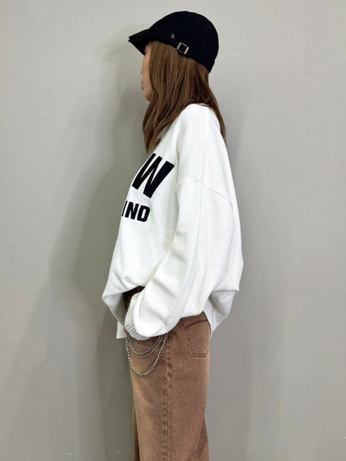 ロゴ刺繍ニットプルオーバー