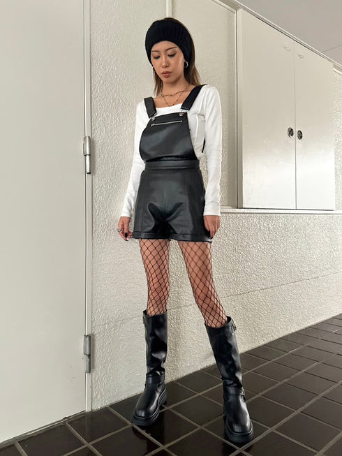 ソフトフェイクレザーサロペット