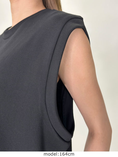 オーバータンクトップ