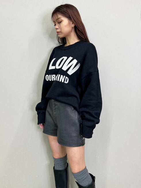 ロゴ刺繍ニットプルオーバー