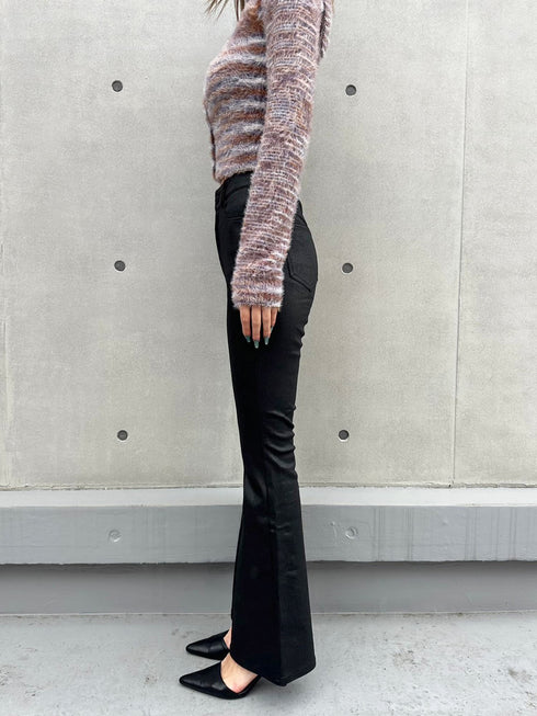 レザーコーティングフレアパンツ