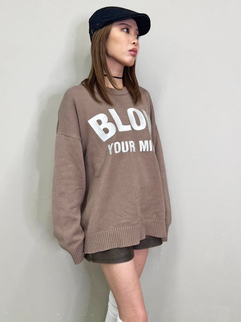 ロゴ刺繍ニットプルオーバー