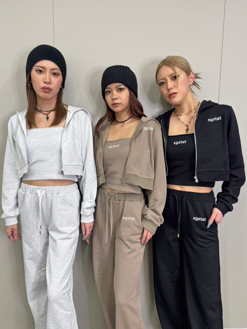 ロゴ刺繍スウェットショートパーカー