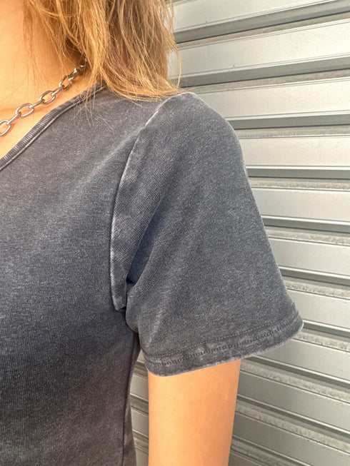 ロゴ刺繍加工チビT