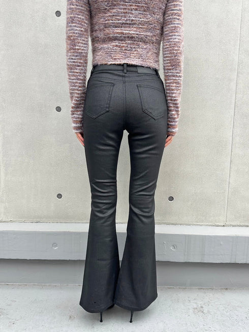 レザーコーティングフレアパンツ