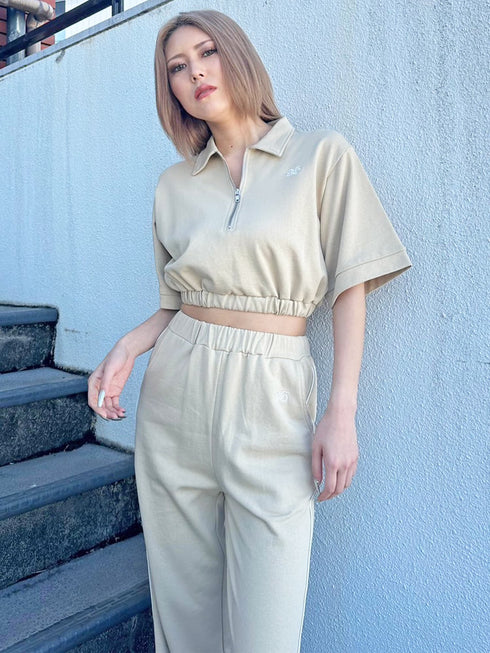 ハーフZIPロゴ刺繍トップス