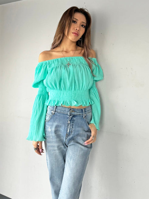 オフショルシャーリングトップス