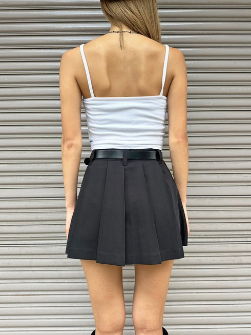 フェイクレザーベルト付プリーツスカート